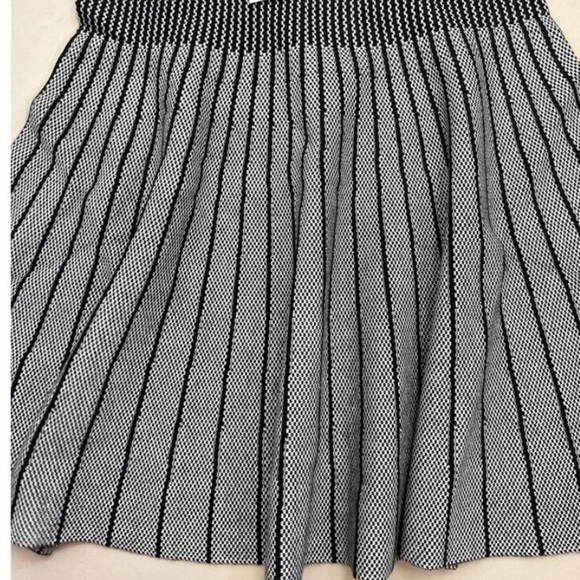 PREMISE Pullon Skirt Womens Size M Black White Striped A Line Knit Modern Chic - Picture 3 of 8